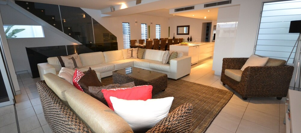 Alex Beach House, Alexandra Headland — photo 1