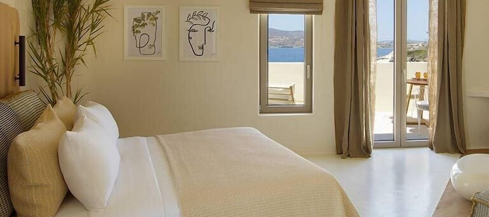 White Pebble Suites, Pollonia — photo 1