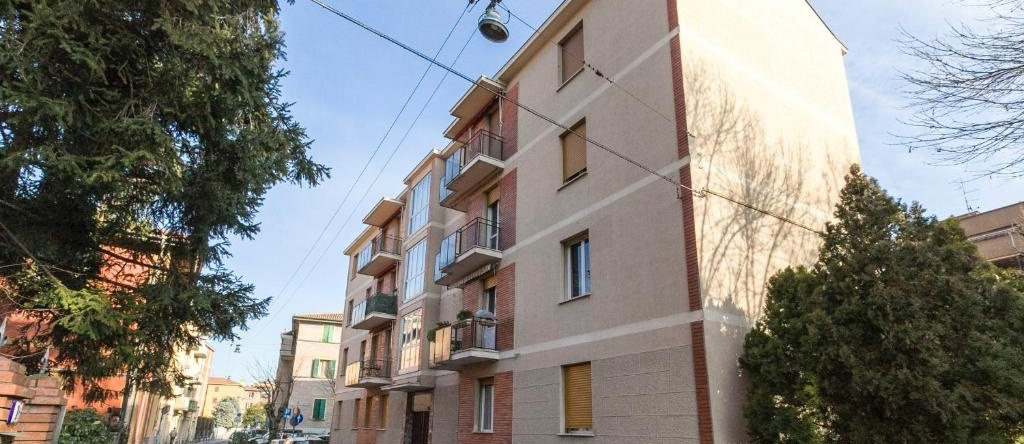 Family 3 Apartments, Болонья — фото 1