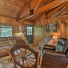 Secluded Stanardsville Cabin w/ 10 Acres & Hot Tub, 比格梅多斯 — 照片 5