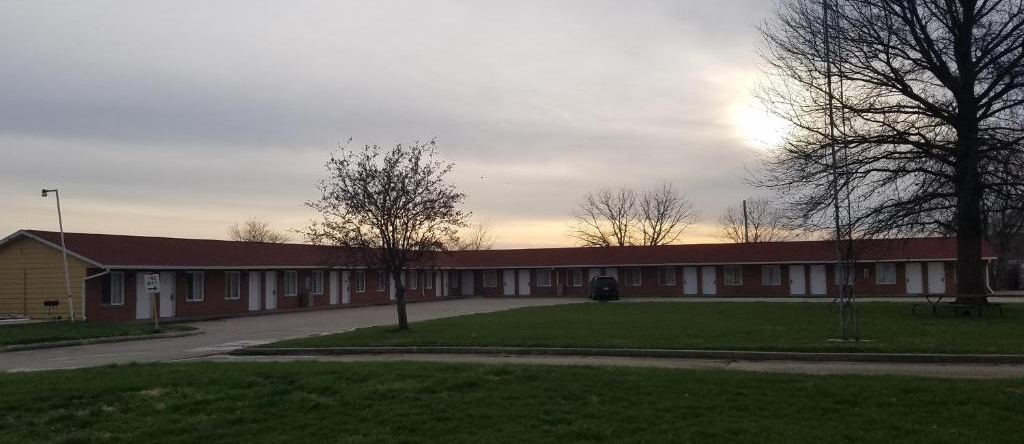 Budget Inn, Keokuk — photo 1