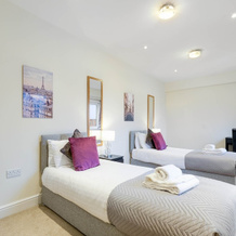 Luxury 3 Bedroom Apartment with Parking, Maidenhead — photo 4