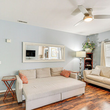 Community Pool & Private Balcony: Chic Lewes Gem, Беллтаун — фото 3