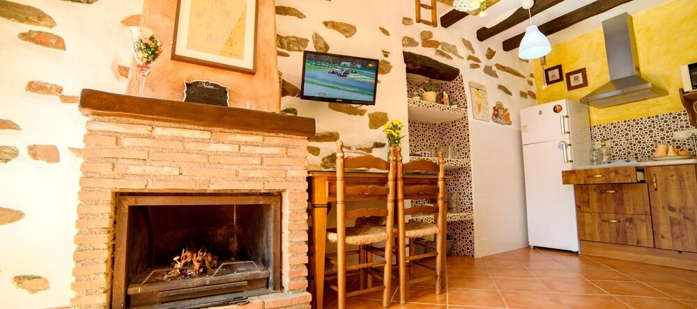 House With one Bedroom in Laroya, With Wonderful Mountain View, Pool A, Laroya — photo 1