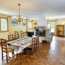 Beautiful villa with swimming pool, a large garden located in a beautiful green area, 孔卡尔诺 — 照片 4