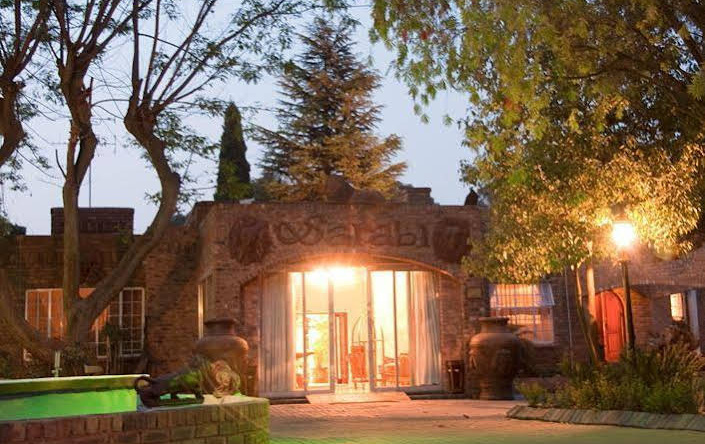Sarabi Country Lodge, Daveyton — photo 1