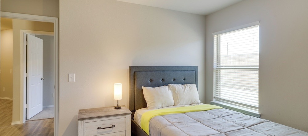 Brand New Spring Home < 1 Mi to Old Town!, 斯普林 — 照片 1