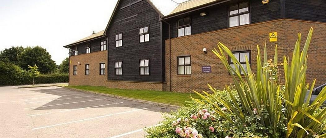 Premier Inn Farnborough West - Southwood, Фарнборо — фото 1