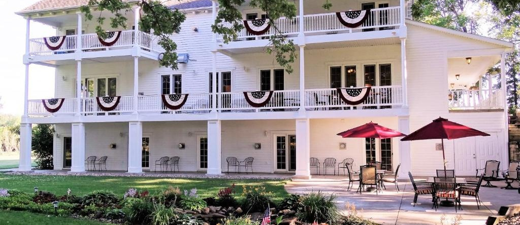 The Oakwood Inn Okoboji - Adults Only, Spirit Lake — photo 1
