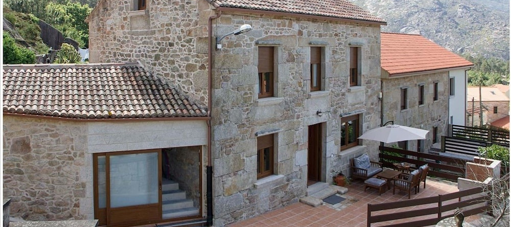 House - 4 Bedrooms With Wifi - 107751, Эсаро — фото 1