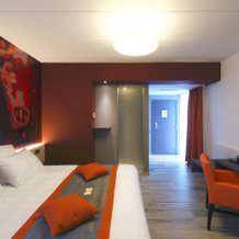 Orange Hotel, 拉卢维耶尔 — 照片 2