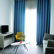 Modern apartment with a balcony located 500m from a spa town, 容扎克 — 照片 2