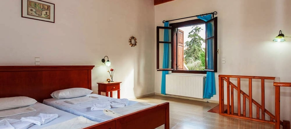 Crete Holiday Rental Small Village Close To Beaches -Sharing A Large Pool, Дулиана — фото 1