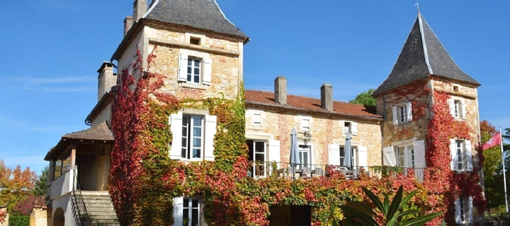 Holiday apartments at the courtyard of French château, 普雷萨克 — 照片 1