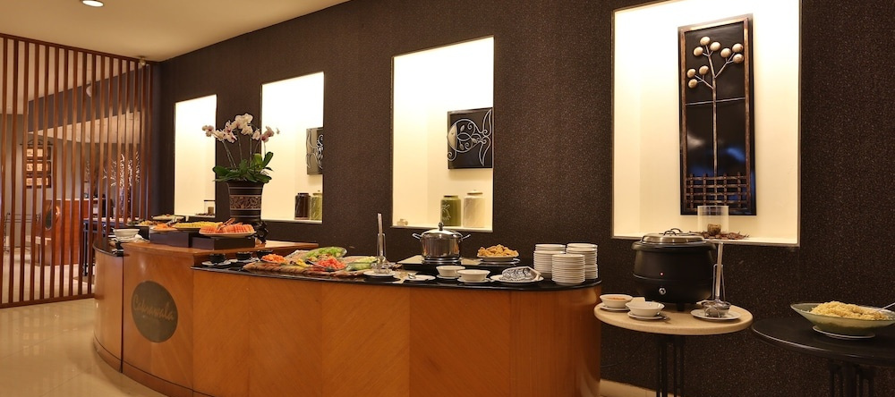 Ritzy Hotel Manado, Manado — photo 1