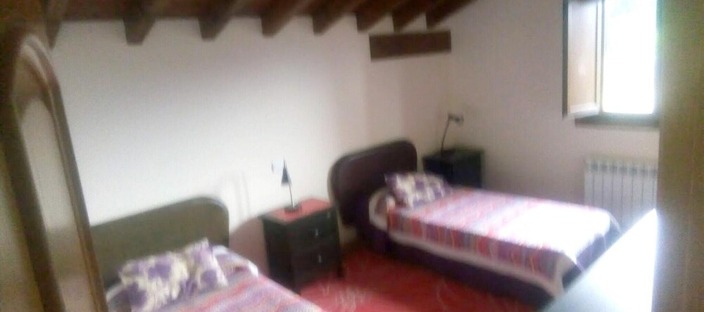 House With 4 Bedrooms in Rivero, With Enclosed Garden Near the Beach, 利亚诺 — 照片 1