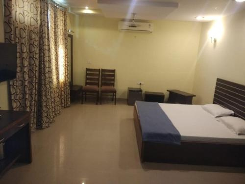 A-5 , Vijay Path,Tilak Nagar Jaipur, Jamb — photo 1