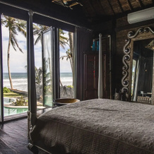 Absolute Beachfront Romantic Villa Laut, Tibubiu — photo 3