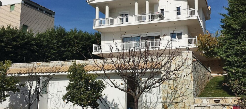 Amazing Home in Theologos with Hot Tub, WiFi & 6 Bedrooms, 洛克罗伊 — 照片 1