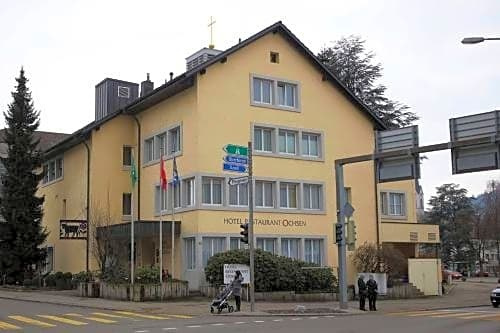 Hotel + Restaurant Ochsen, 乌茨维尔 — 照片 1