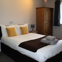 Dog and Partridge Inn, Calne — photo 2