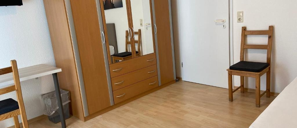 Wohnung mit 2 Einzelzimmer gemeinsamer Küchen/Bad/Balkon-Nutzung, 埃斯珀尔坎普 — 照片 1