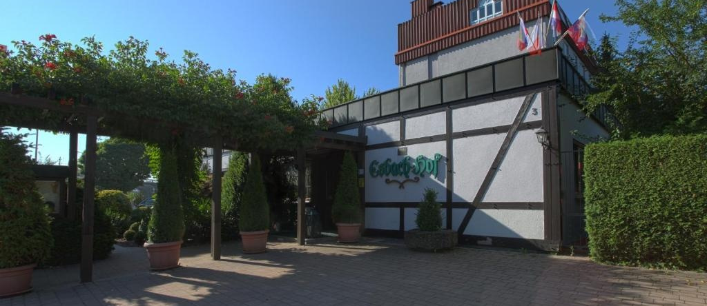Hotel Restaurant Esbach Hof, 基钦根 — 照片 1