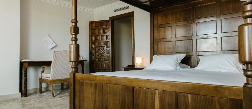 Hotel Castillo De Monda, Монда — фото 1
