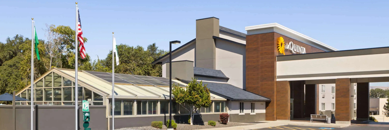 La Quinta Inn & Suites by Wyndham Yakima Downtown, 亚基马 — 照片 1