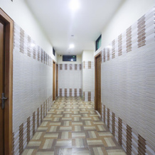OYO 61145 J.K.S. Deluxe Lodge, Sendurai — photo 4