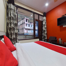 Oyo 28027 Hotel Dhruv, 雷瓦尔萨尔 — 照片 4