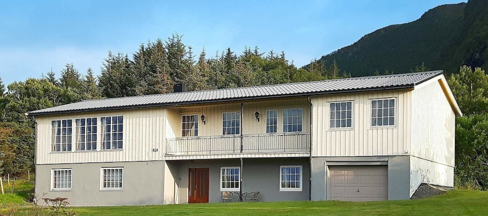 10 Person Holiday Home in Farstad, 法尔斯塔 — 照片 1