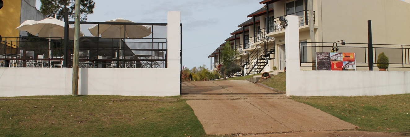Brisas del Lago Apartamentos, 科隆 — 照片 1