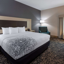 La Quinta Inn & Suites By Wyndham Shorewood, Шорвуд — фото 3