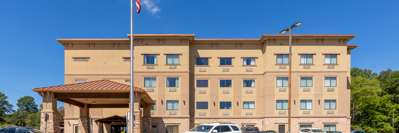 Best Western Plus Classic Inn & Suites, Center — photo 1