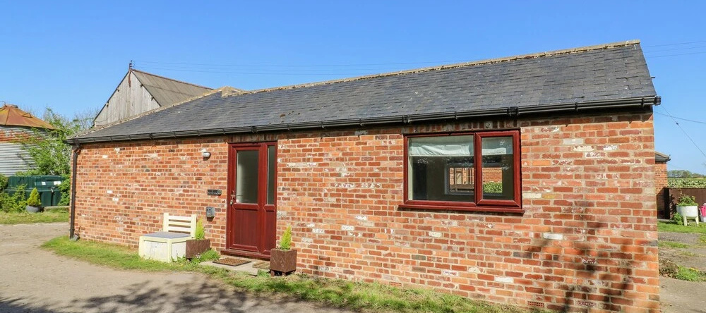 1 Pines Farm Cottages, 塔德卡斯特 — 照片 1