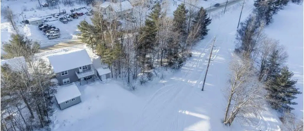 The Artistry I Sled In & Sled Out I Riverside I TV, 班克罗夫特 — 照片 1