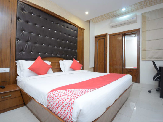 OYO 31114 Hotel Pal Regency, 庞塔萨希布 — 照片 1
