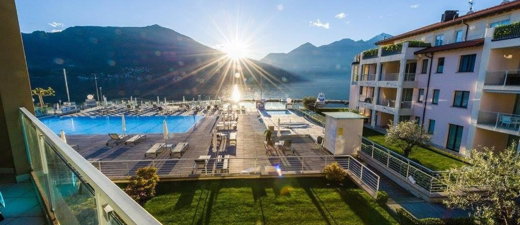 Modern 3 bedroom apartment on Lake Maggiore, 马卡尼奥 — 照片 1