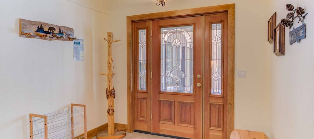 Jackpine Lane #6 by Village Properties at Sunriver, Sunriver — photo 1