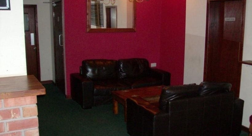 The Main Top Hotel, Widnes — photo 1