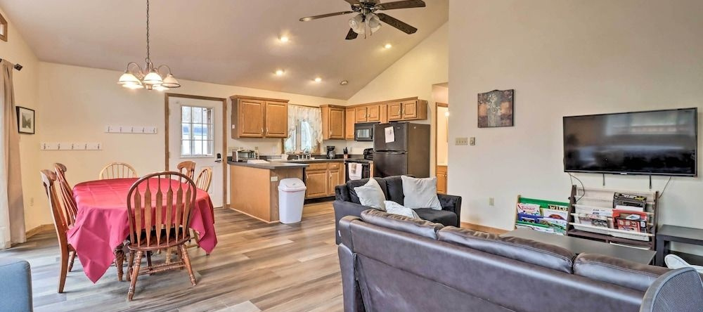 Pet-friendly Poconos Home w/ Grill: 1 Mile to Lake, 奥尔布赖茨维尔 — 照片 1