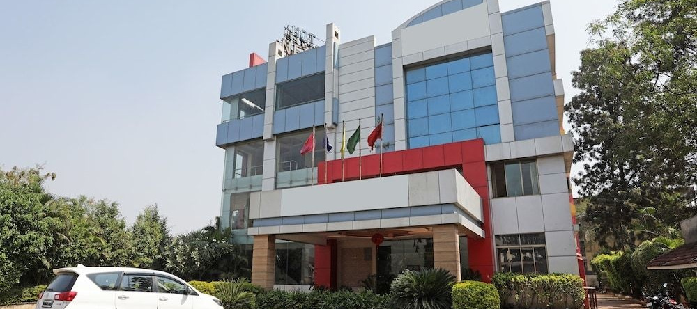 OYO 6401 The Neelam Executive, Chakan — photo 1