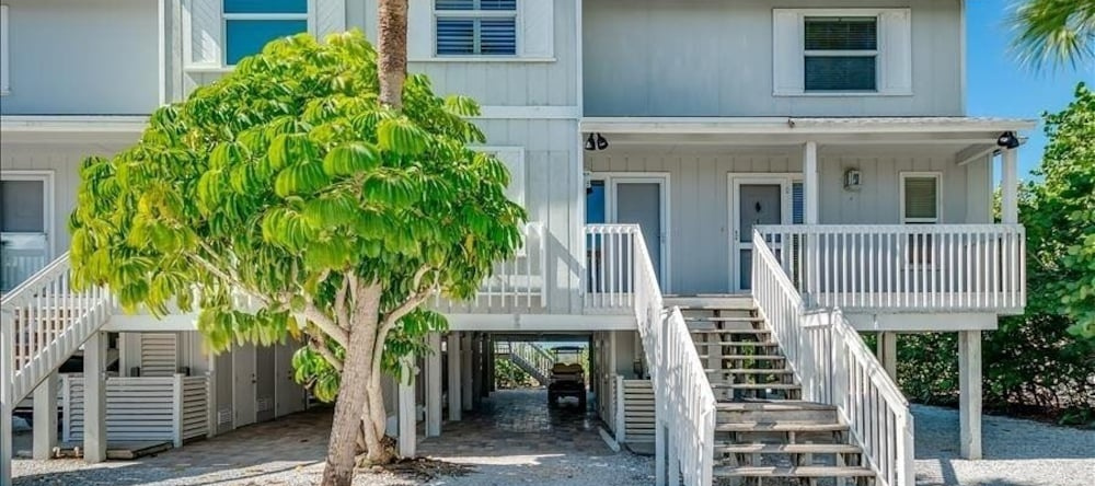 Sundown Villa Unit 02 2 Bedrooms 2.5 Bathrooms Villa, 博卡格兰德 — 照片 1