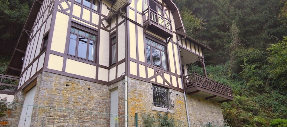 Cozy Holiday Home in Durbuy near Town Center, 费里耶尔 — 照片 1