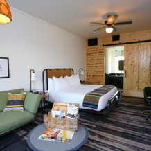 Cavalry Court, by Valencia Hotel Collection, College Station — photo 3