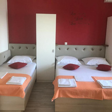 Apartments Nela, Стара Подстрана — фото 2