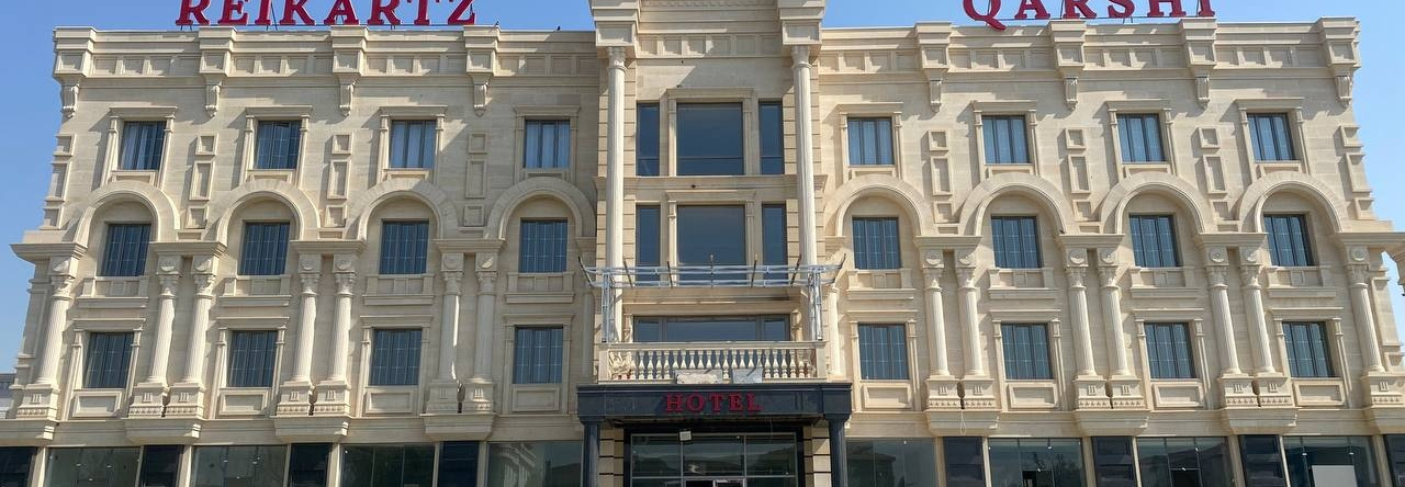 Hotel Reikartz Qarshi, 卡尔希 — 照片 1