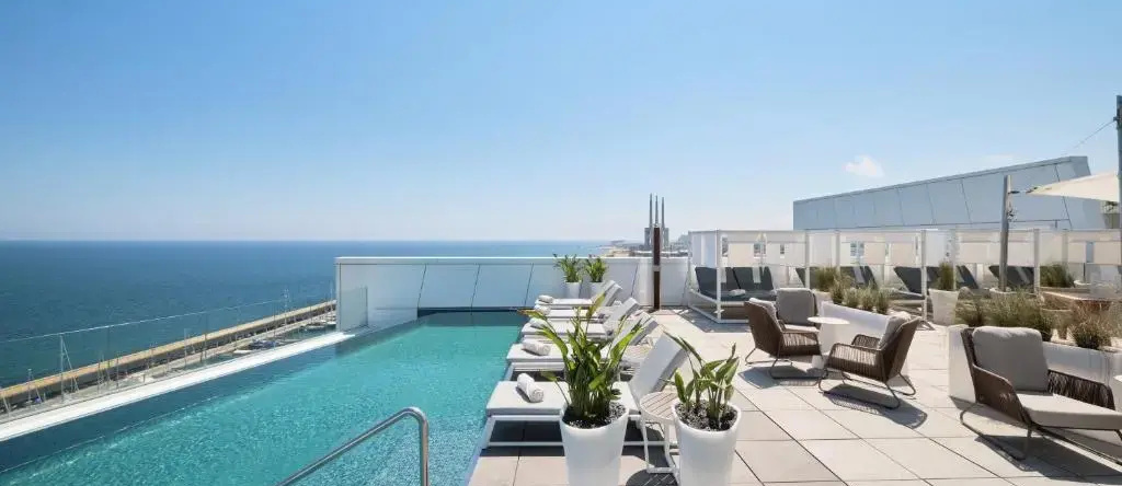 Hotel Marina Badalona, 巴达洛纳 — 照片 1