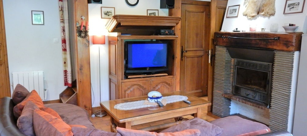 Charming Chalet in Ventron with Terrace, 旺特龙 — 照片 1